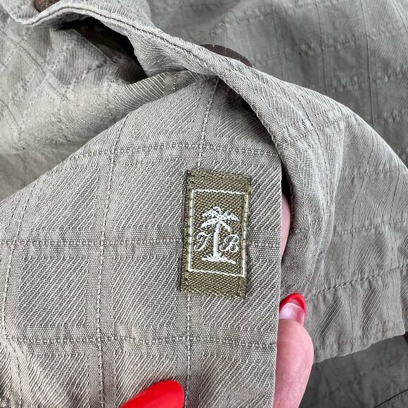 Tommy Bahama Size XL Shirt Silk Camp Embroiderd Island Bar Fly Fishing Brown - Picture 12 of 16